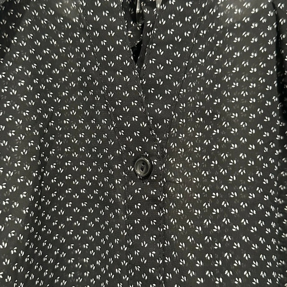 Old Navy Women's Black‎ Long Sleeve Transparent Blouse - Picture 3 of 4